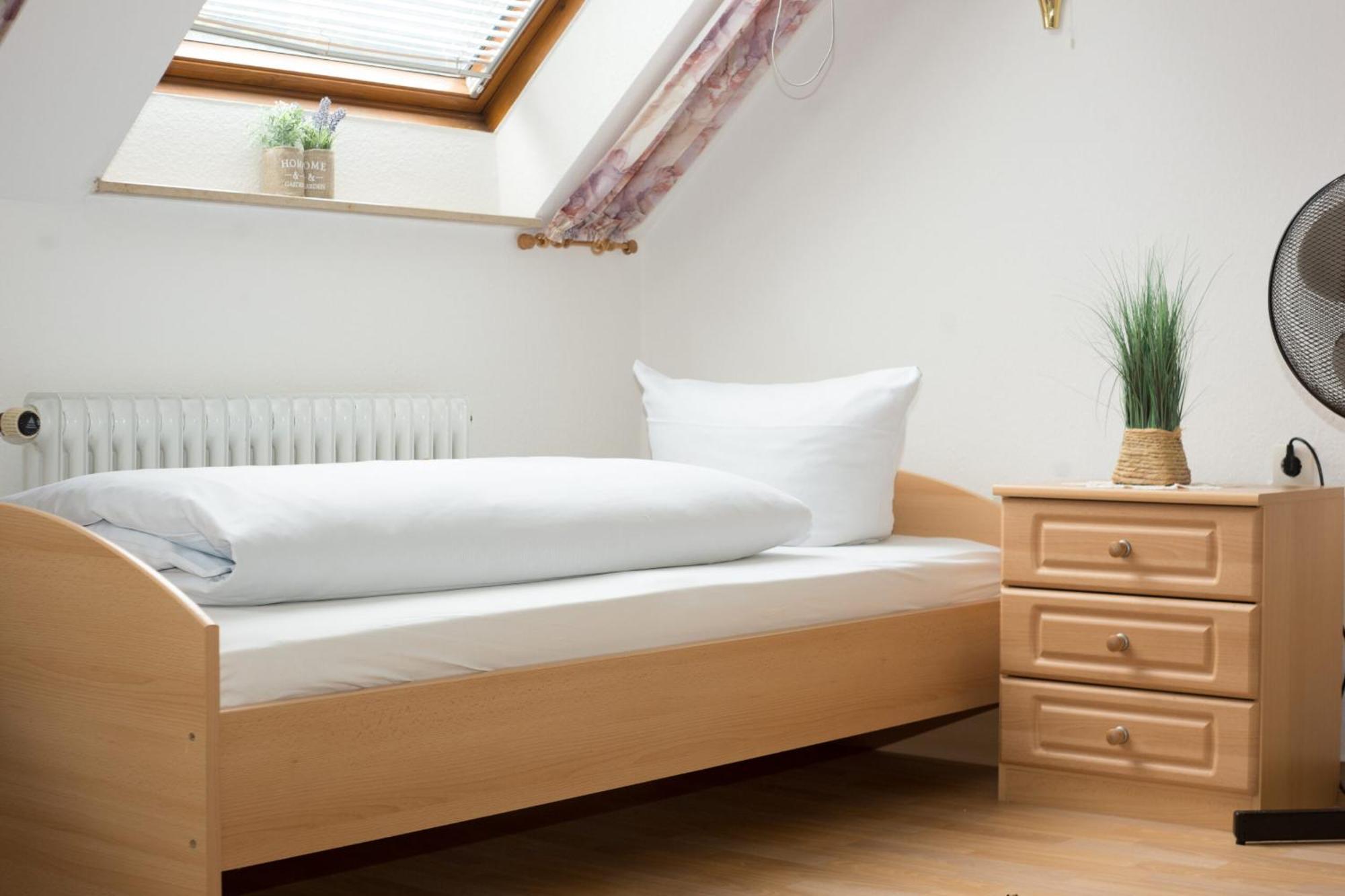 Hotellerie Gasthaus Schubert Garbsen Ngoại thất bức ảnh